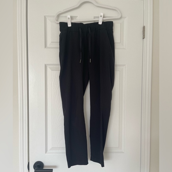 Lululemon On The Fly Pant, 7/8 length, size 4 - Picture 3 of 3